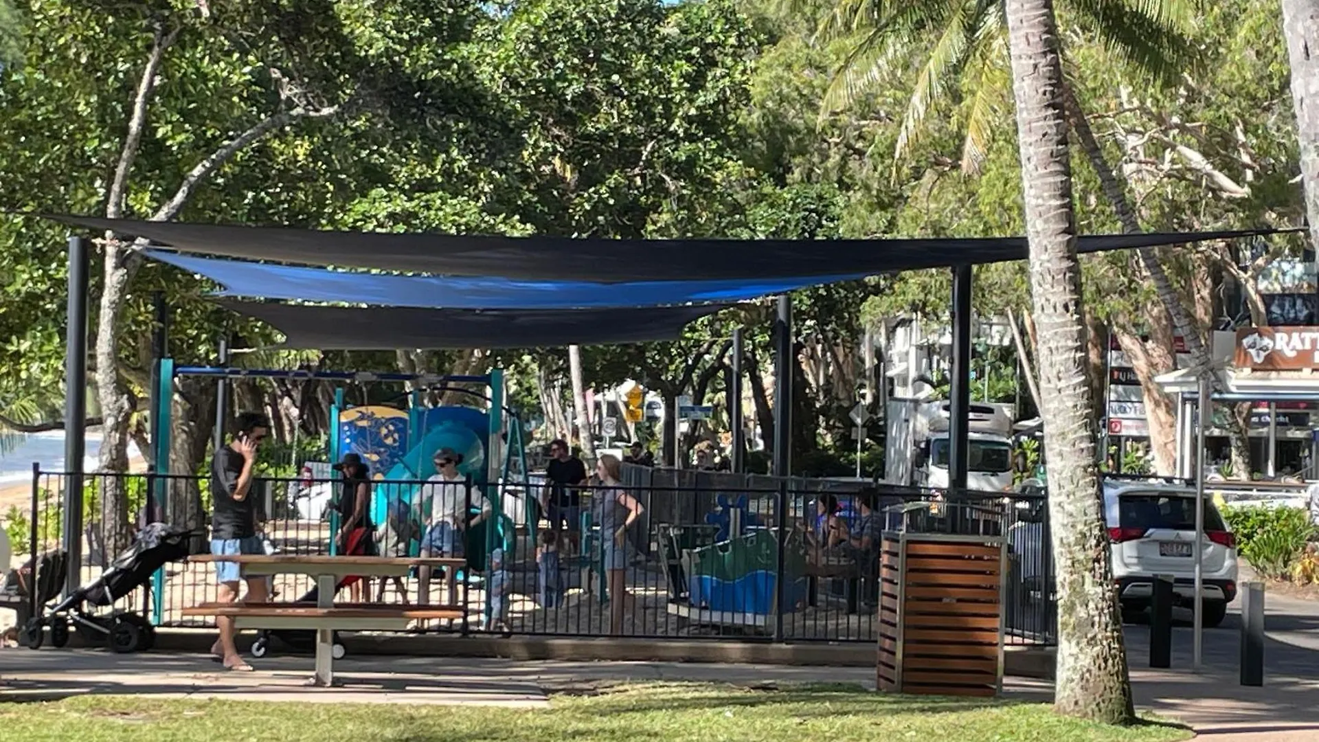Secluded Tropical Apartment Palm Cove Australia